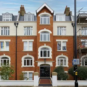 2 Bedroom Cosy Apartment London