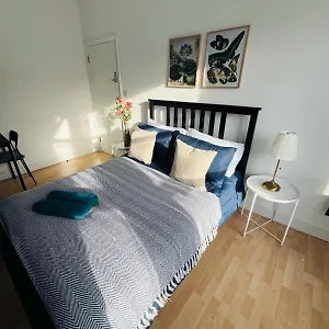 Homestay Guest 15 Minutes To London