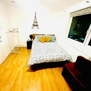 Homestay K Court , 18 *