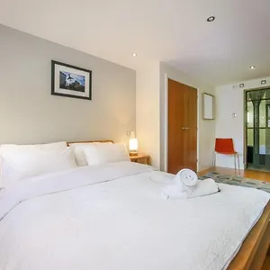 Apartment Large Luxurious Private Terrace - For 6 *