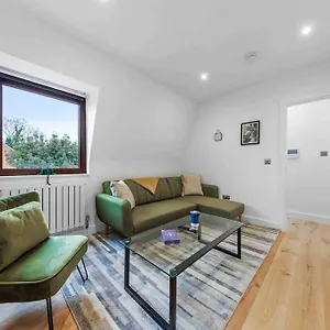 Apartment Serviced Apt In Central Lr3 *