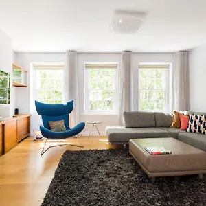 Is Yours - 2 Bedroom In Kensington *