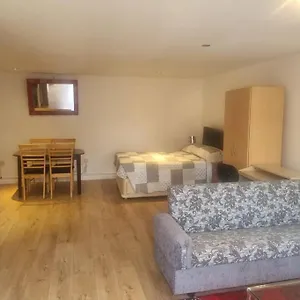 Apartment Spacious Flat *