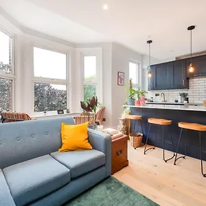 Gauden Road By Capital Apartment London