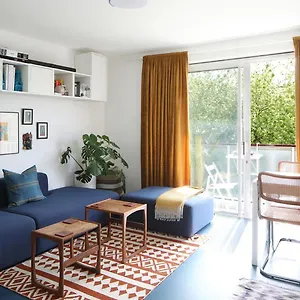 Apartment Modern On London's Southbank London