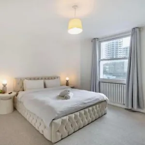Stunning 2 Bedroom Flat Camden Apartment London