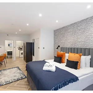 Comfortable Flat In The Heart Of *