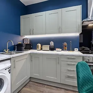 Cozy 3 Bedroom Flat In London! Apartment London