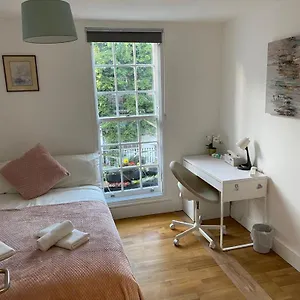 Homestay Private In Euston,
