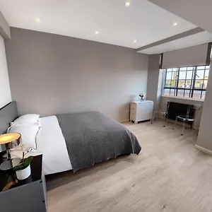 Apartment Chelsea Flat 10 Mins Harrods, Balcony, Gym, Air Conditioning *