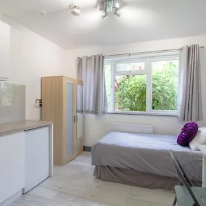 Elegant New Apartment *