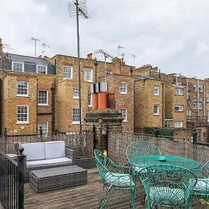 Exceptional Mews House In Chelsea Apartment *