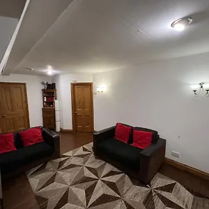 Apartment Craven Court *