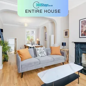 Luxury 3 Bedroom 2 Bathroom House, Fulham By 360stays Holiday home London