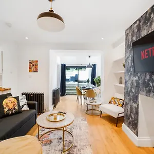 Apartment Classy Abode In Hackney - Garden - Sleeps 6