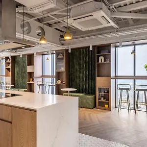 Magnificent At Ten Degrees In Apartment