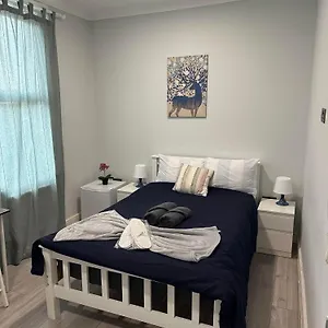 Captivating 1-bed In Apartment *