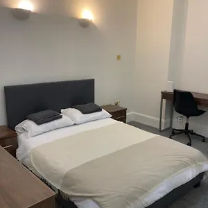 Oxford Street Two Bed Apartment *