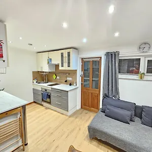 Apartment, Tv, Wifi Kitchen Parking, Wembley Elizabeth Line *