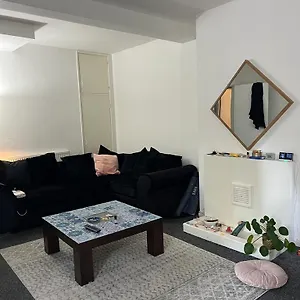 Magic Location Ladies Only * London