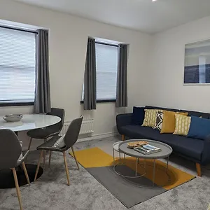Old Compton Apartamento: Charming Retreat For Mature Guests * London