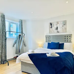 Sutton - Ground Floor Flat By The High Street * Sutton (Greater London)
