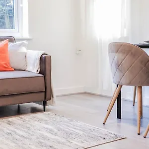 2 Bed - Great Location * Hendon