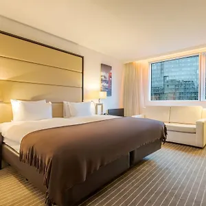 Pestana Chelsea Bridge Y