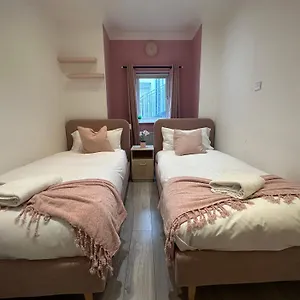 Stunning Flats Edgware Road Central *