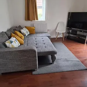 Private 2 Bed Flat Close To Excel & Airport Apartment