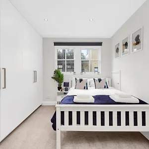 Apartment Luxury 3 Bedroom House In Limehouse, Close To City! Sleeps 6-8!