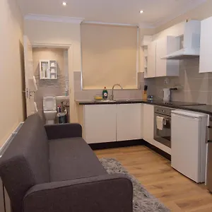 Apartment Evergreen Apartments- Flat 1,