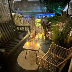 Beautiful Haven,tower Bridge Rd *