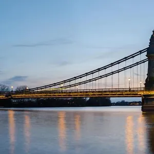 Interior Designed Stylish Flat In Fulham - 5 Min Walk To River Thames - Pass The Keys
