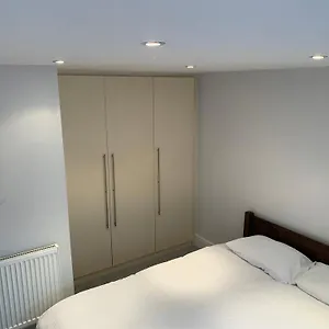 Cosy Spacious Master Room. *