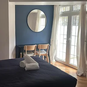 Apartment 30 Secs To Euston Station London