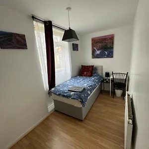 Holiday home Four Bedroom House Near Tottenham Spurs Stadium London