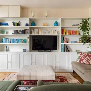 Traditional Treasure - 3 Bedroom By Hyde Park *