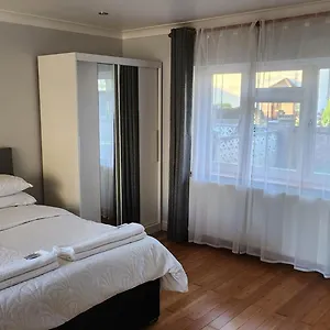Pembroke Way Homestay