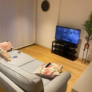 Cosy Long Term Apartment
