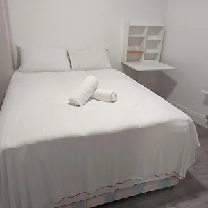 Mile End Guest house