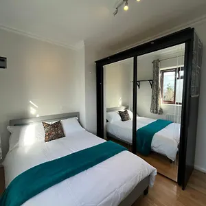 Charlton, Greenwich Luxury Self Check-in Guest house
