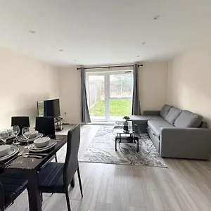 Holiday home Newly Launched Two Bedroom House By Den Short Lets & Serviced With Garden *