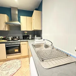 Lovely One Bedroom * London