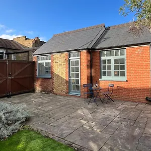 Forge - Pretty 1 Bedroom With Free Off Street Parking *