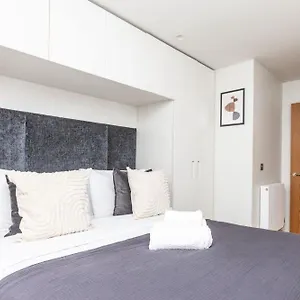 2br In Prime Soho & Fitzrovia - Cityapartmentstay London