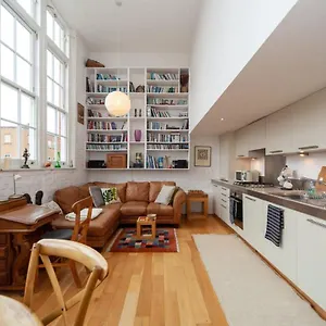 Apartment Charming 1 Bedroom In Old School House