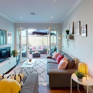 Madison Hill - White Hill House 4 - 2 Bedroom Flat London