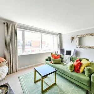 The Elden - No 17 - Fairway Hosting Apartment London