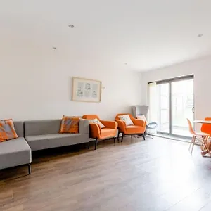 Spacious Family Friendly Wonderful With Free Parking Crayford